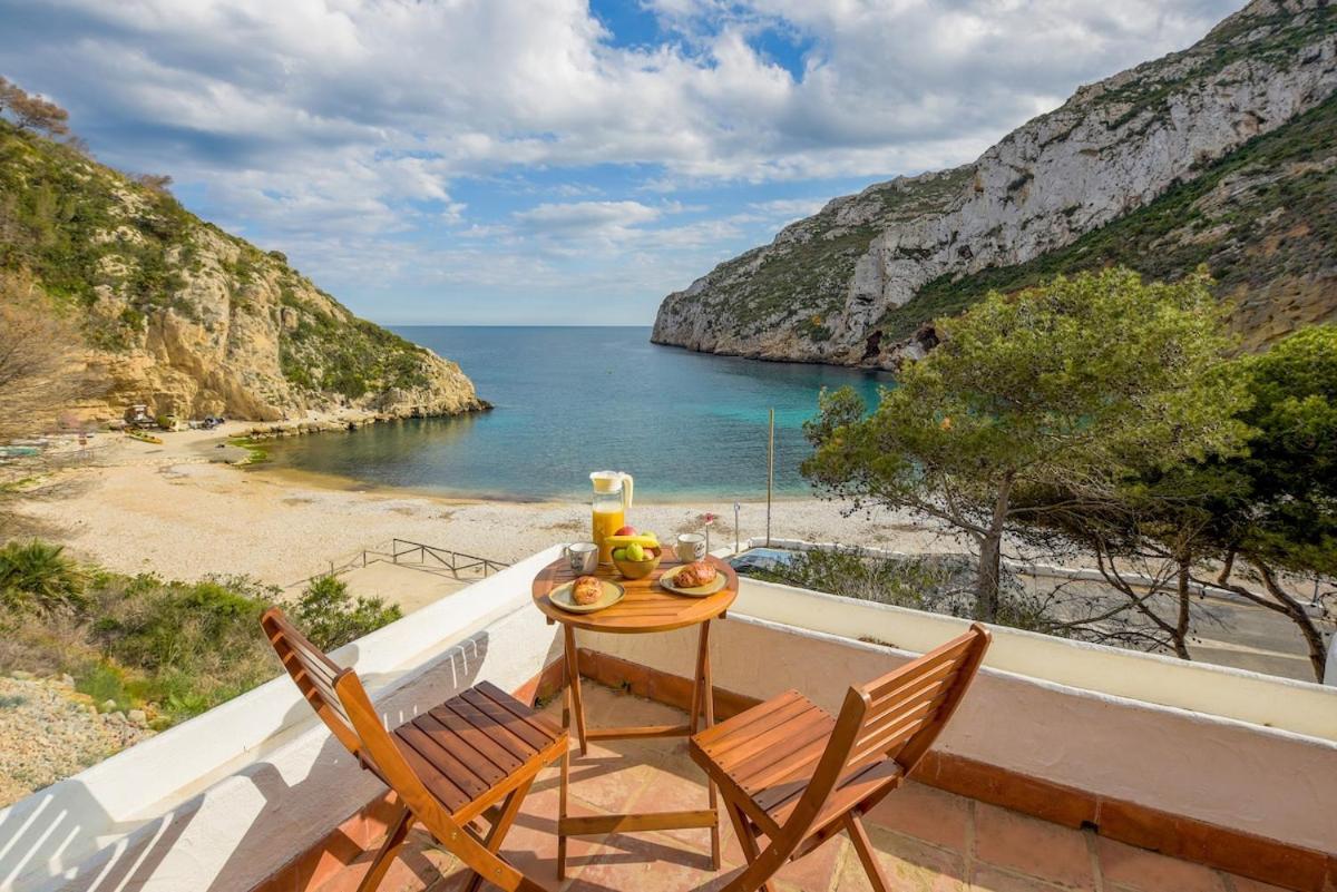 Casa de Férias Breathtaking Sea Views, Cala Granadella, Free Parking